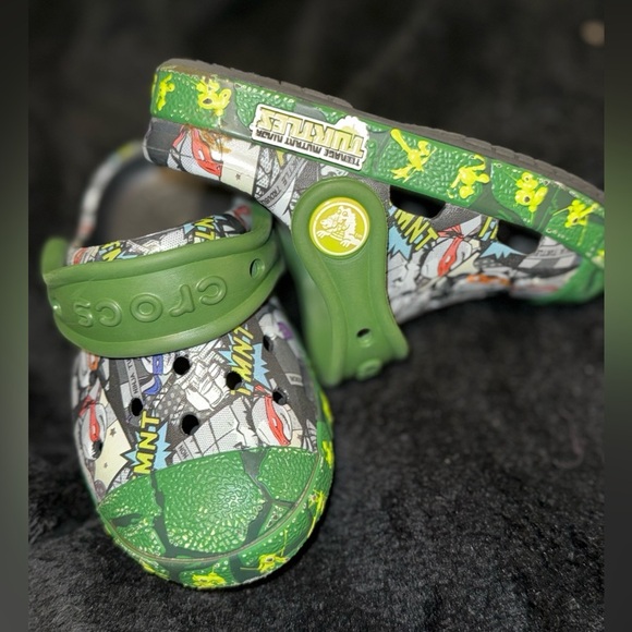 CROCS BUMP IT TMNT CLOG Yth's (M) Black Croslite Slip-On Clogs - Picture 7 of 9